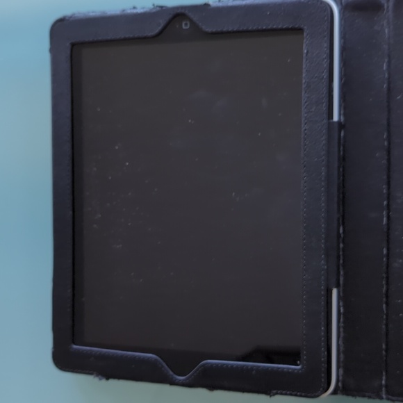 Apple iPad Tablet 32GB Model A1219 1st Gen WiFi with Keyboard – Used Condition - Picture 4 of 10